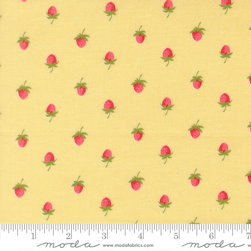 Bloomsberry Berries Buttermilk by Camille Roskelley of Moda Fabrics 55352 12, 1/2 yard increments